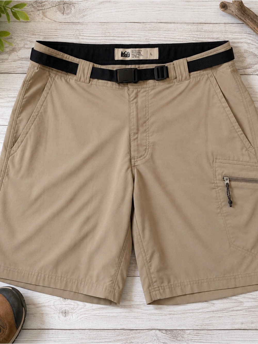 REI Co-op Men’s Trail Hiking Shorts Tan Nylon Size Large Adjustable Waist
